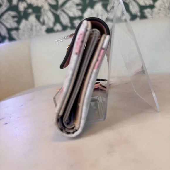 Juicy Couture Pink and White Wallet With Strawberry Details NWT - Picture 5 of 7